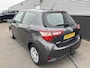 Toyota Yaris 1.5 VVT-i Aspiration Incl: Climate Control, Cruise Control, Navigatie, Trekhaak, Metallic lak