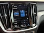Volvo V60 T6 Plug-in hybrid AWD AUT8 350PK Plus Bright, Panoramadak, 19” lichtmetalen velgen, Sportstoelen, Stoel- & Stuurwielverwarming, Harman Kardon audio, Elektrisch bedienbare voorstoelen met geheugen