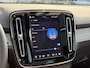 Volvo EX40 Single Motor Extended Range 252PK 82 kWh Plus, Panoramadak, Trekhaak semi elektrisch inklapbaar, 20" Lichtmetalen velgen, Harman Kardon Audio, Wool Blend bekledng, RVS Sideskirts, Stoel- & stuurwielverwarming, Google Maps & Infotainment