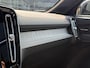 Volvo EX40 Single Motor Extended Range 252PK 82 kWh Plus, Panoramadak, Trekhaak semi elektrisch inklapbaar, 20" Lichtmetalen velgen, Harman Kardon Audio, Wool Blend bekledng, RVS Sideskirts, Stoel- & stuurwielverwarming, Google Maps & Infotainment