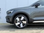 Volvo EX40 Single Motor Extended Range 252PK 82 kWh Plus, Panoramadak, Trekhaak semi elektrisch inklapbaar, 20" Lichtmetalen velgen, Harman Kardon Audio, Wool Blend bekledng, RVS Sideskirts, Stoel- & stuurwielverwarming, Google Maps & Infotainment