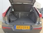 Volvo EX40 Single Motor Extended Range 252PK 82 kWh Plus, Panoramadak, Trekhaak semi elektrisch inklapbaar, 20" Lichtmetalen velgen, Harman Kardon Audio, Wool Blend bekledng, RVS Sideskirts, Stoel- & stuurwielverwarming, Google Maps & Infotainment