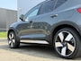 Volvo EX40 Single Motor Extended Range 252PK 82 kWh Plus, Panoramadak, Trekhaak semi elektrisch inklapbaar, 20" Lichtmetalen velgen, Harman Kardon Audio, Wool Blend bekledng, RVS Sideskirts, Stoel- & stuurwielverwarming, Google Maps & Infotainment