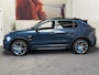 Lynk & Co 01 1.5 50 STUKS OP VOORRAAD ! VOL OPTIES ! ACHTERUITRIJCAMERA ADAPTIVE CRUISE CONTROL PANORAMA SCHUIF/KANTELDAK APPLE CARPLAY/ANDROID RIJSTROOKSENSOREN ZEER MOOI !! Brgl