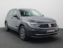 Volkswagen Tiguan 1.4 TSI eHybrid Life Business 245PK DSG Adaptieve Cruise Controle, Side Assist, 360gr. Camera, Elektr. Achterklep, Virtual Cockpit, Stuurverwarming, Trekhaak, 17" LM Velgen