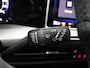 Volkswagen Golf 1.5 eHybrid GTE 272PK DSG Adaptieve Cruise Controle, Side Assist, Achteruitrijcamera, Stoel-Stuurverwarming, Navi via Apple Carplay/Android Auto, Matrix-LED verlichting, Trekhaak, 18" LM Velgen