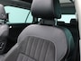 Skoda Superb Combi 1.4 TSI iV Business Edition Plus 218PK DSG matrix led, trekhaak, panoramadak, elek. verstelbare voorstoelen, stoelverwarming voor & achter, standkachel, 360gr. camera, side assist, virtual pedal, 19" lichtmetaal