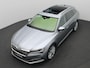 Skoda Superb Combi 1.4 TSI iV Business Edition Plus 218PK DSG matrix led, trekhaak, panoramadak, elek. verstelbare voorstoelen, stoelverwarming voor & achter, standkachel, 360gr. camera, side assist, virtual pedal, 19" lichtmetaal
