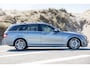 Mercedes-Benz C-klasse Estate 63 Origineel NL/Volledig onderhouden/Panoramadak/Navigatie/Elektrische & verwarmde stoelen/Climate control/Cruise control/Lichtmetalen velgen/Harman-Kardon installatie/Keyless entry/Elektrische kofferbak/Elektrische, inklapbare & verwarmde spiegel