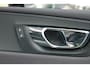 Volvo XC60 T8 Recharge AWD R-Design | Panoramadak | Stoelverwarming | Parkeercamera | Pilot Assist | BLIS | Glossy Black