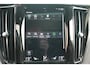 Volvo XC60 T8 Recharge AWD R-Design | Panoramadak | Stoelverwarming | Parkeercamera | Pilot Assist | BLIS | Glossy Black