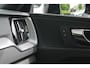 Volvo XC60 T8 Recharge AWD R-Design | Panoramadak | Stoelverwarming | Parkeercamera | Pilot Assist | BLIS | Glossy Black