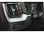 Volvo XC60 T8 Recharge AWD R-Design | Panoramadak | Stoelverwarming | Parkeercamera | Pilot Assist | BLIS | Glossy Black