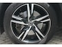Volvo XC40 T4 Recharge R-Design | Stoelverwarming | Parkeercamera | BLIS | Pilot Assist | Electr. Stoelen | Glossy Black | Keyless
