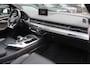 Audi SQ7 4.0 TDI quattro GRIJS KENTEKEN / Trekhaak / Panoramadak / 360Camera / Head-up / 23'' / Luchtvering / Keyless / Bose / Dodehoek / DAB / Apple CarPlay / Nachtzicht / Matrix LED / ACC / Stoelverwarming