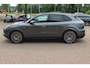 Porsche Cayenne 3.0 E-Hybrid / Trekhaak / Panoramadak / 360Camera / Head-up / 21'' / Keyless / Bose / Sportchrono / Softclose / Stuurverwarming / Leder / Cruise Control