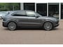 Porsche Cayenne 3.0 E-Hybrid / Trekhaak / Panoramadak / 360Camera / Head-up / 21'' / Keyless / Bose / Sportchrono / Softclose / Stuurverwarming / Leder / Cruise Control