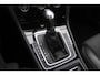 Volkswagen Golf 1.4 TSI ACT Business Edition / Trekhaak / Panoramadak / Camera / Half leder / 18'' / Navigatie / Keyless / Stoelverwarming / Cruise Control