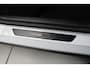 Tesla Model Y Long Range Dual Motor AWD 514pk Afn. trekhaak Navi Camera Leer Warmtepomp ACC Autopilot PDC Elektr. achterklep Stoelverwarmimg voor en achter Stuurverwarming Optie: Full Self-Driving Capability Afneembaar trekhaak BTW auto