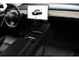 Tesla Model Y Long Range Dual Motor AWD 514pk Afn. trekhaak Navi Camera Leer Warmtepomp ACC Autopilot PDC Elektr. achterklep Stoelverwarmimg voor en achter Stuurverwarming Optie: Full Self-Driving Capability Afneembaar trekhaak BTW auto