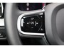 Volvo XC60 T6 Recharge AWD Ultra Dark - Panorama/schuifdak - IntelliSafe Assist & Surround - 360º Camera - Adaptieve LED koplampen - Verwarmde voorstoelen, stuur & achterbank - Elektr. bedienb. voorstoelen met geheugen - Head up display - Draadloze tel. lader - Elektr. inklapbare trekhaak - 20' LMV