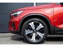 Volvo XC40 T4 Automaat Recharge R-Design | Trekhaak | Panoramadak| Elektrisch bedienbare voorstoelen | Elektrische achterklep | Dodehoekdetectie | Adaptive cruise control| Premium audio by Harman Kardon  | Verwarmbare voorstoelen | Verwarmbaar stuurwiel | Keyless entry | Apple Carplay/Android auto | Park Assist | Extra getinte ramen achter