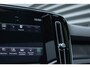Volvo XC40 T4 Automaat Recharge R-Design | Trekhaak | Panoramadak| Elektrisch bedienbare voorstoelen | Elektrische achterklep | Dodehoekdetectie | Adaptive cruise control| Premium audio by Harman Kardon  | Verwarmbare voorstoelen | Verwarmbaar stuurwiel | Keyless entry | Apple Carplay/Android auto | Park Assist | Extra getinte ramen achter