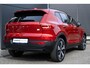 Volvo XC40 T4 Automaat Recharge R-Design | Trekhaak | Panoramadak| Elektrisch bedienbare voorstoelen | Elektrische achterklep | Dodehoekdetectie | Adaptive cruise control| Premium audio by Harman Kardon  | Verwarmbare voorstoelen | Verwarmbaar stuurwiel | Keyless entry | Apple Carplay/Android auto | Park Assist | Extra getinte ramen achter