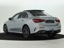 Mercedes-Benz A-klasse 250 e Business Solution AMG | Trekhaak | Nightpakket | Parkeerpakket met achteruitrijcamera | KEYLESS GO-comfortpakket | Antidiefstalpakket URBAN GUARD PLUS | Extra USB-poorten | Verwarmde stoelen vooraan |