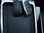 Mercedes-Benz A-klasse 250 e Business Solution AMG | Trekhaak | Nightpakket | Parkeerpakket met achteruitrijcamera | KEYLESS GO-comfortpakket | Antidiefstalpakket URBAN GUARD PLUS | Extra USB-poorten | Verwarmde stoelen vooraan |