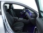 Mercedes-Benz A-klasse 250 e Business Solution AMG | Trekhaak | Nightpakket | Parkeerpakket met achteruitrijcamera | KEYLESS GO-comfortpakket | Antidiefstalpakket URBAN GUARD PLUS | Extra USB-poorten | Verwarmde stoelen vooraan |