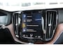 Volvo XC60 T8 Twin Engine AWD Inscription | Schuif/kanteldak | AppleCarplay | Privacy glass | 19" LMV