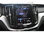Volvo XC60 B5 AUT8 250PK Ultimate Dark | Luchtvering | Bowers & Wilkins High End Audio | Semi Elektr. Trekhaak | Gelaagde Zijruiten | Sportstoelen | Draadloze Smartphone Lader | Adaptive Cruise & Pilot Assist | Glossy Black Grille & Emblemen | Stoel & Stuurverwarming | 360Camera |