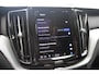 Volvo XC60 B5 AUT8 250PK Ultimate Dark | Luchtvering | Bowers & Wilkins High End Audio | Semi Elektr. Trekhaak | Gelaagde Zijruiten | Sportstoelen | Draadloze Smartphone Lader | Adaptive Cruise & Pilot Assist | Glossy Black Grille & Emblemen | Stoel & Stuurverwarming | 360Camera |