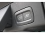 Volvo XC60 B5 AUT8 250PK Ultimate Dark | Luchtvering | Bowers & Wilkins High End Audio | Semi Elektr. Trekhaak | Gelaagde Zijruiten | Sportstoelen | Draadloze Smartphone Lader | Adaptive Cruise & Pilot Assist | Glossy Black Grille & Emblemen | Stoel & Stuurverwarming | 360Camera |
