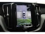 Volvo XC60 B5 AUT8 250PK Ultimate Dark | Luchtvering | Bowers & Wilkins High End Audio | Semi Elektr. Trekhaak | Gelaagde Zijruiten | Sportstoelen | Draadloze Smartphone Lader | Adaptive Cruise & Pilot Assist | Glossy Black Grille & Emblemen | Stoel & Stuurverwarming | 360Camera |