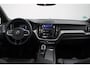 Volvo XC60 B5 AUT8 250PK Ultimate Dark | Luchtvering | Bowers & Wilkins High End Audio | Semi Elektr. Trekhaak | Gelaagde Zijruiten | Sportstoelen | Draadloze Smartphone Lader | Adaptive Cruise & Pilot Assist | Glossy Black Grille & Emblemen | Stoel & Stuurverwarming | 360Camera |