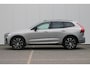 Volvo XC60 B5 AUT8 250PK Ultimate Dark | Luchtvering | Bowers & Wilkins High End Audio | Semi Elektr. Trekhaak | Gelaagde Zijruiten | Sportstoelen | Draadloze Smartphone Lader | Adaptive Cruise & Pilot Assist | Glossy Black Grille & Emblemen | Stoel & Stuurverwarming | 360Camera |