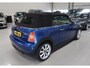 MINI One Mini Cabrio 1.6 Chili Sportstoelen Airco-ecc Half Leer 17 inch Sportvelgen Parkeersensoren achter Mistlampen Boekjes Zeer nette auto Always Open teller Bonnet stripes