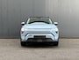 Kia EV3 Plus Advanced 58.3 kWh FROST BLUE | VEGAN LEDEREN STOELBEKLEDING | AUTO ACHTERKLEP | HARMAN KARDON SOUND SYSTEM | SCHUIF KANTEL DAK | 19 INCH LICHTMETALEN VELGEN