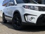 Suzuki Vitara 1.4 S / Adaptieve Cruise-Control / Stoelverwarming / Apple-Carplay & Android-Auto / Trekhaak / Radio-Bluetooth / Navi / LED / Getint-Glas / Elektr.-Pakket / PDC V+A met Camera-Achter / 17'' LMV / ENZ.