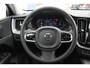 Volvo XC60 T6 350PK Plug-in hybrid AWD Plus Dark Long Range / Semi elektrisch wegklapbare trekhaak / Lederen bekleding / Panoramisch schuif-kanteldak