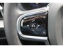 Volvo XC60 T6 350PK Plug-in hybrid AWD Plus Dark Long Range / Semi elektrisch wegklapbare trekhaak / Lederen bekleding / Panoramisch schuif-kanteldak