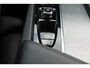 Volvo XC60 T6 350PK Plug-in hybrid AWD Plus Dark Long Range / Semi elektrisch wegklapbare trekhaak / Lederen bekleding / Panoramisch schuif-kanteldak