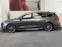 Ford Focus WAGON 2.3 ECOBOOST ST-3 TREKHAAK NAVIGATIE ADAPTIVE CRUISE CONTROL APPLE CARPLAY/ANDROID KEYLESS GO STUUR EN VOORRUITVERWARMING ACHTERUITRIJCAMERA ZEER MOOI !! Brgl