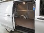 Mercedes-Benz Vito 116 CDI L2 PRO Automaat | 2500 KG TREKHAAK AHW | STOELVERWARMING | PARKEERCAMERA | DODEHOEKASSISTENT | SPOORASSISTENT | BIJRIJDERSBANK | METALLIC