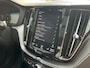 Volvo XC60 2.0 T8 Twin Engine R-Design | HUD | Pilot Assist | Trekhaak | Camera |
