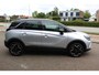 Opel Crossland 1.2-110pk Turbo 'Elegance'. Mooie en luxe hoogzitter met weinig km's ! Volautm. airco dual, cruise control, camera, comfortstoelen, metallic lak,  LM wielen, navigatie, telefoonvoorb., lane- en side assist, parkeersensoren v+a,  LED verlichting  etc.