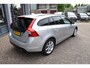 Volvo V60 1.5 T2 Kinetic , Automaat, Navi, PDC voor-achter, Sport lederen stoelen , Cruise contr. Radio-CD, Stoelverwarming.