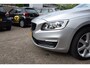 Volvo V60 1.5 T2 Kinetic , Automaat, Navi, PDC voor-achter, Sport lederen stoelen , Cruise contr. Radio-CD, Stoelverwarming.